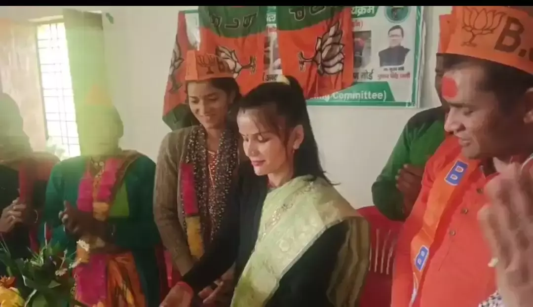 Dehradun: सारकोट में सीएम के जन्मदिन पर सादगी की मिसाल Dehradun: सारकोट में सीएम के जन्मदिन पर सादगी की मिसाल