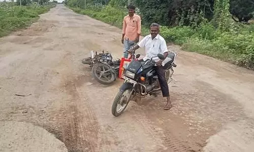 Vadgera : तुमकुर सड़क की मरम्मत की मांग