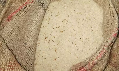 राशन अनियमितताएं: कार्रवाई की मांग को लेकर रिपोर्ट सौंपी गई राशन अनियमितताएं: कार्रवाई की मांग को लेकर रिपोर्ट सौंपी गई