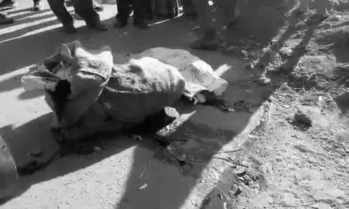 Charlapalli रेलवे टर्मिनल पर बोरे में महिला का सड़ा-गला शव मिला Charlapalli रेलवे टर्मिनल पर बोरे में महिला का सड़ा-गला शव मिला