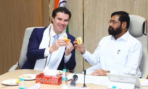 ऑस्ट्रेलियाई MP टिम वाट्स ने महाराष्ट्र के डिप्टी सीएम शिंदे से की मुलाकात ऑस्ट्रेलियाई MP टिम वाट्स ने महाराष्ट्र के डिप्टी सीएम शिंदे से की मुलाकात