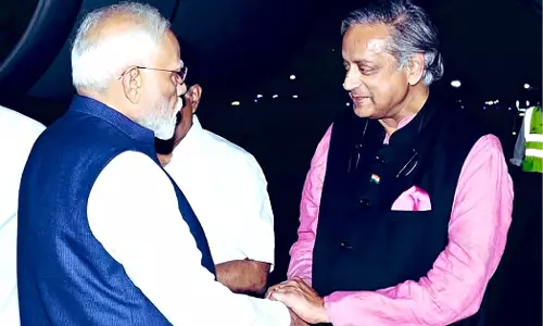 पीएम मोदी को जन्मदिन की बधाई देते हुए शशि थरूर ने जताई शुभेच्छा