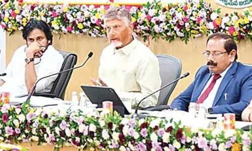 CM Chandrababu : कलेक्टरों और गति के लिए 10 लक्ष्य CM Chandrababu : कलेक्टरों और गति के लिए 10 लक्ष्य
