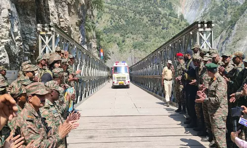 जम्मू-कश्मीर: भारतीय सेना ने Ramban में महत्वपूर्ण सड़क संपर्क बहाल किया