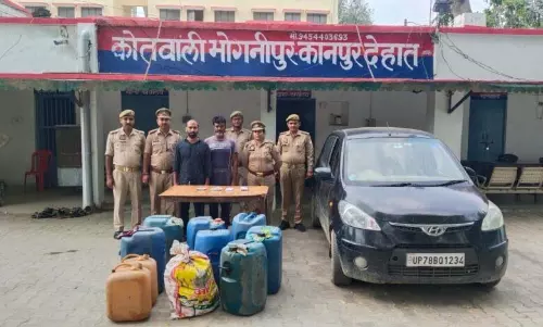 BREAKING: हाईवे किनारे डीजल-पेट्रोल चोरी करने वाले गिरोह का भंडाफोड़, दो गिरफ्तार BREAKING: हाईवे किनारे डीजल-पेट्रोल चोरी करने वाले गिरोह का भंडाफोड़, दो गिरफ्तार