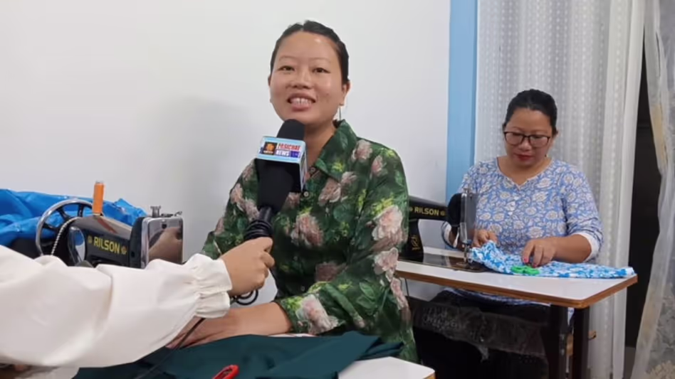 Arunachal के पासीघाट में मिमी सिलाई कार्यशाला कौशल प्रशिक्षण के माध्यम से आर्थिक रूप से कमजोर महिलाओं को सशक्त बनाती Arunachal के पासीघाट में मिमी सिलाई कार्यशाला कौशल प्रशिक्षण के माध्यम से आर्थिक रूप से कमजोर महिलाओं को सशक्त बनाती