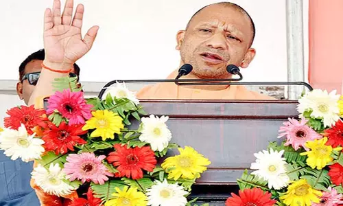 अग्रिम पंक्ति की आंगनबाड़ी महिलाओं को मिलेंगे स्मार्टफोन और वेतन में वृद्धि: सीएम योगी