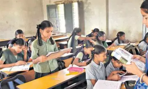 हैदराबाद: स्कूल में गैरहाजिरी पर अब माता-पिता को मिलेगा तुरंत अलर्ट हैदराबाद: स्कूल में गैरहाजिरी पर अब माता-पिता को मिलेगा तुरंत अलर्ट