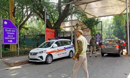 कमजोर दृष्टि वाले छात्रों की याचिका पर High Court का नोटिस