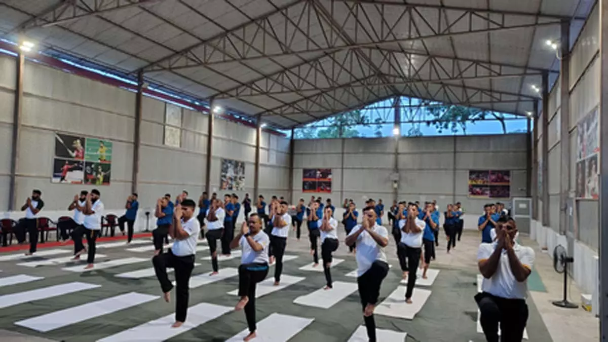 अरुणाचल प्रदेश में सैनिकों के लिए दो हफ्ते का योग प्रशिक्षण कार्यक्रम शुरू अरुणाचल प्रदेश में सैनिकों के लिए दो हफ्ते का योग प्रशिक्षण कार्यक्रम शुरू
