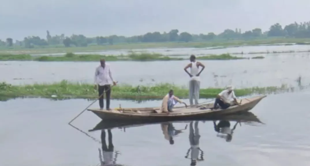 Bahraich: लखनऊ से संस्कार में आए दो युवक डूबे, तीन की मौत Bahraich: लखनऊ से संस्कार में आए दो युवक डूबे, तीन की मौत