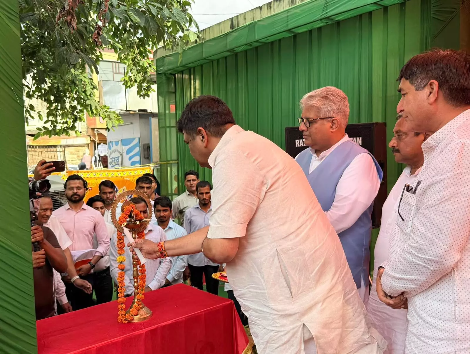 Alwar जिले में स्वच्छता अभियान को मिली नई गति, शुरू हुआ ‘स्वच्छोत्सव 2025’ Alwar जिले में स्वच्छता अभियान को मिली नई गति, शुरू हुआ ‘स्वच्छोत्सव 2025’