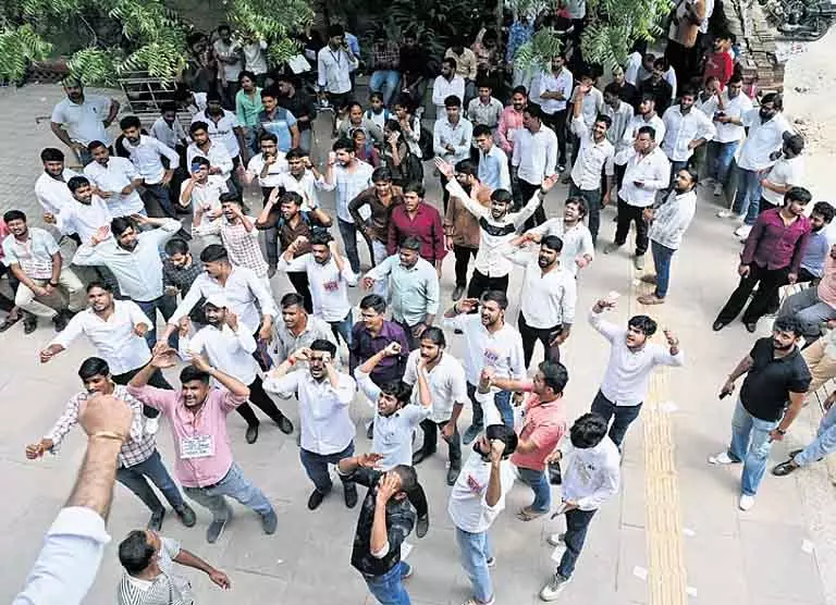 डूसू चुनाव के लिए प्रचार समाप्त, उम्मीदवार डिजिटल माध्यमों पर डूसू चुनाव के लिए प्रचार समाप्त, उम्मीदवार डिजिटल माध्यमों पर