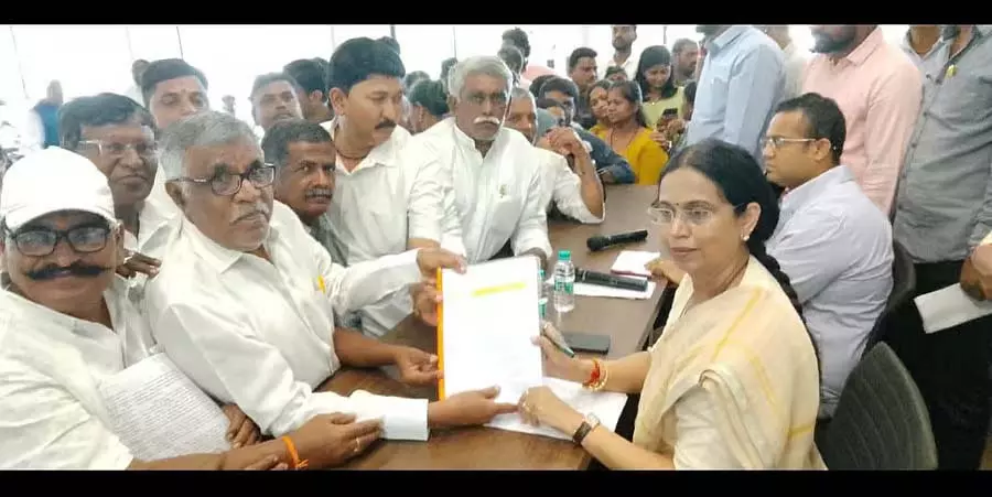 चिक्कोडी जिले की घोषणा 31 दिसंबर तक कर दी जाएगी: मंत्री हेब्बालाका का वादा चिक्कोडी जिले की घोषणा 31 दिसंबर तक कर दी जाएगी: मंत्री हेब्बालाका का वादा