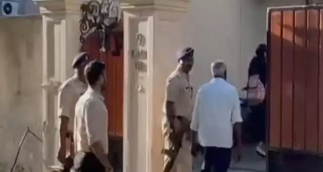 प्रवर्तन विभाग ने चेन्नई में 5 से अधिक स्थानों पर छापे मारे प्रवर्तन विभाग ने चेन्नई में 5 से अधिक स्थानों पर छापे मारे