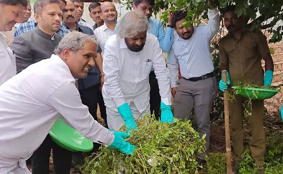 Bidar : स्वच्छता ही सेवा अभियान का शुभारंभ Bidar : स्वच्छता ही सेवा अभियान का शुभारंभ