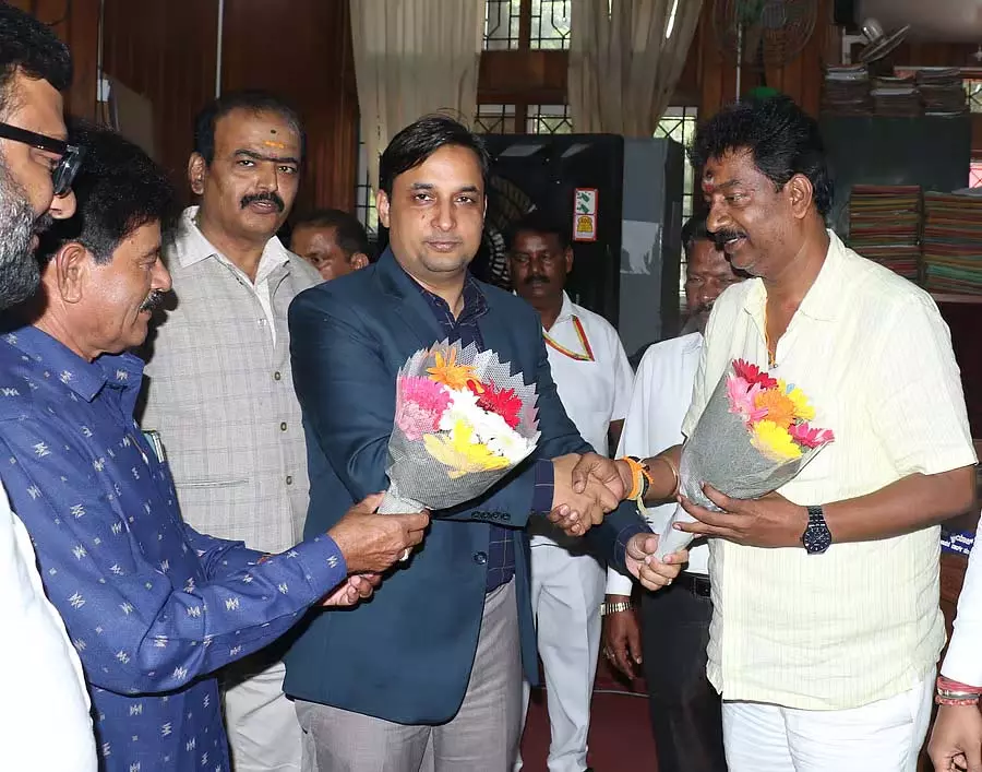 Karnataka : गिरीश निर्विरोध नए मेयर चुने गए Karnataka : गिरीश निर्विरोध नए मेयर चुने गए