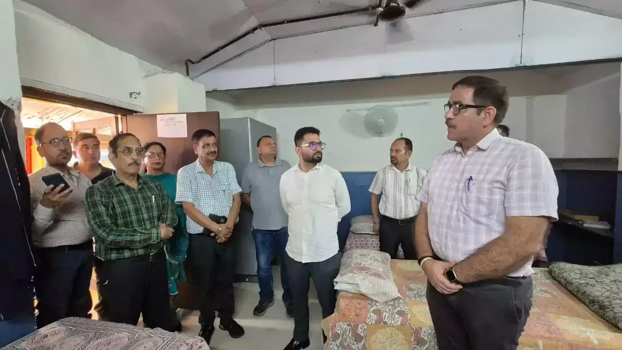 Hamirpur: डीसी की अध्यक्षता में बाल आश्रम का जायजा Hamirpur: डीसी की अध्यक्षता में बाल आश्रम का जायजा