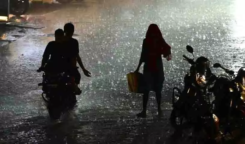 हैदराबाद में आज रात बारिश और गरज के साथ छींटे पड़ने की संभावना: IMD हैदराबाद में आज रात बारिश और गरज के साथ छींटे पड़ने की संभावना: IMD