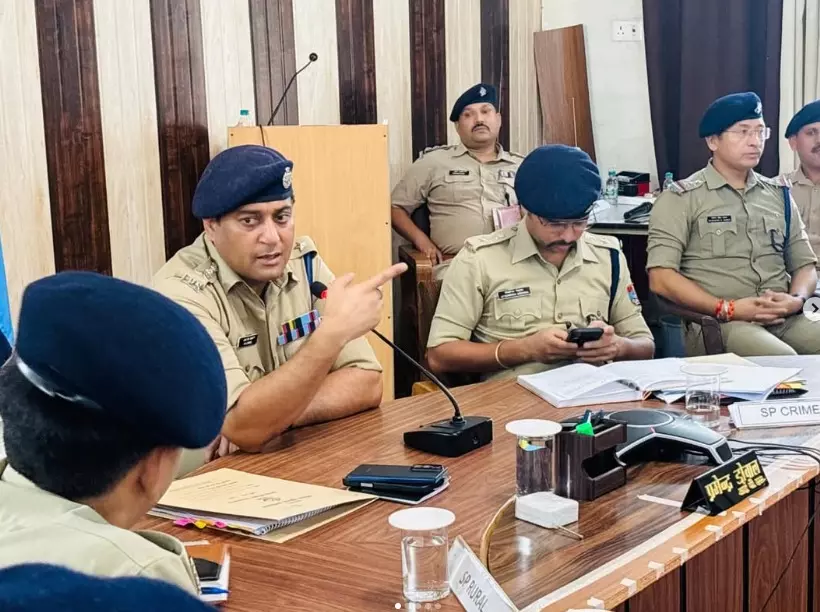 Haridwar: चौपाल में पुलिस की जागरूकता पहल Haridwar: चौपाल में पुलिस की जागरूकता पहल
