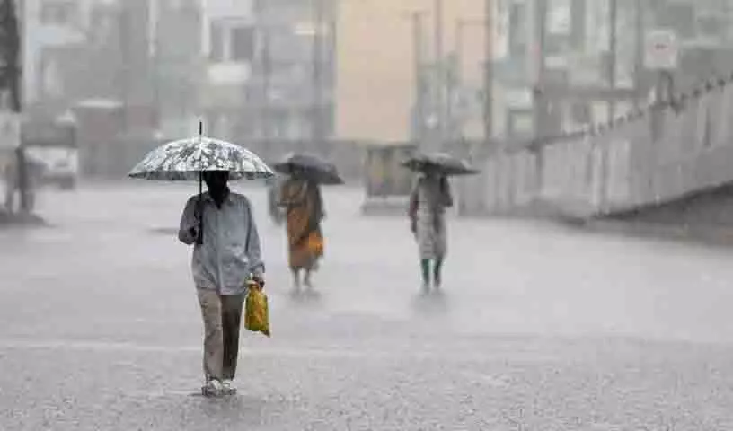 आज दोपहर Hyderabad में भारी बारिश हुई आज दोपहर Hyderabad में भारी बारिश हुई