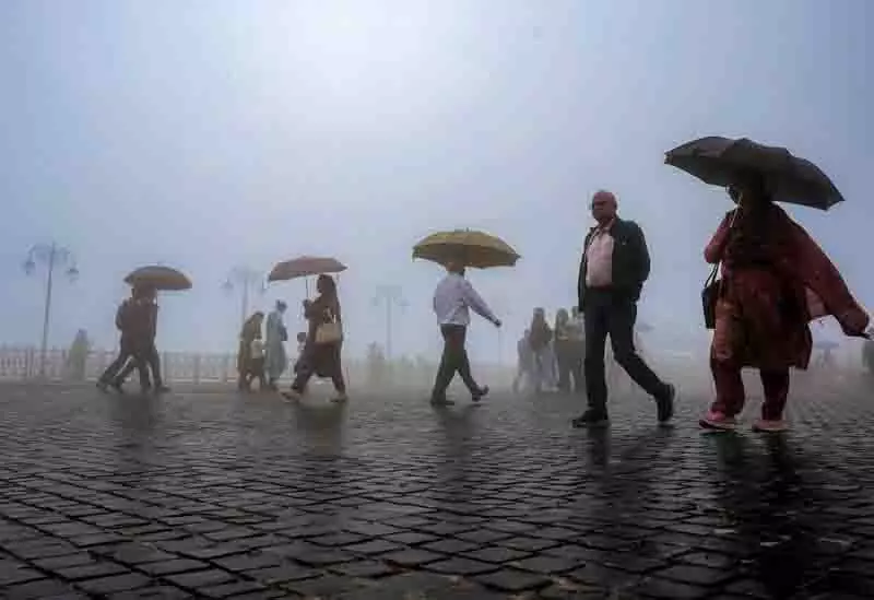 Himachal में 550 से अधिक सड़कें अभी भी अवरुद्ध, आज 6 जिलों के लिए ऑरेंज अलर्ट Himachal में 550 से अधिक सड़कें अभी भी अवरुद्ध, आज 6 जिलों के लिए ऑरेंज अलर्ट