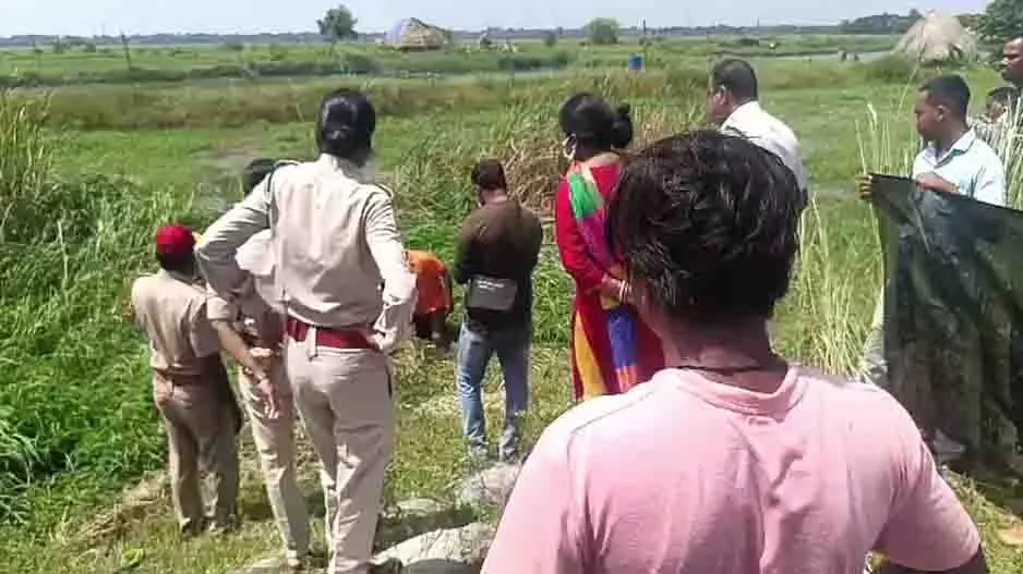 Bhadrak: लापता 9 साल की बच्ची का शव 5 दिन बाद नहर में मिला Bhadrak: लापता 9 साल की बच्ची का शव 5 दिन बाद नहर में मिला