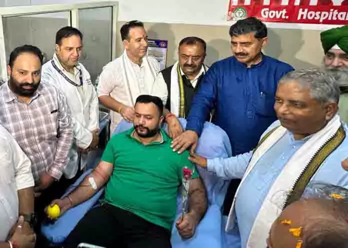 प्रधानमंत्री के जन्मदिन पर भाजपा ने J&K में रक्तदान अभियान शुरू किया प्रधानमंत्री के जन्मदिन पर भाजपा ने J&K में रक्तदान अभियान शुरू किया