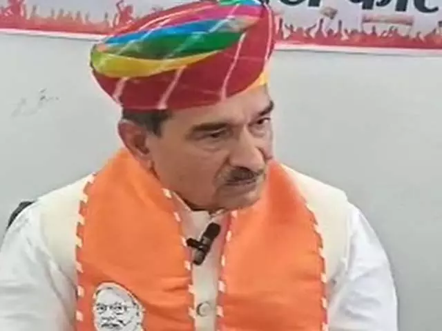 प्रधानमंत्री मोदी के नेतृत्व की वैश्विक मान्यता, मराठा आरक्षण और फर्जी प्रमाणपत्रों पर राधाकृष्ण विखे पाटिल ने कही अहम बातें प्रधानमंत्री मोदी के नेतृत्व की वैश्विक मान्यता, मराठा आरक्षण और फर्जी प्रमाणपत्रों पर राधाकृष्ण विखे पाटिल ने कही अहम बातें