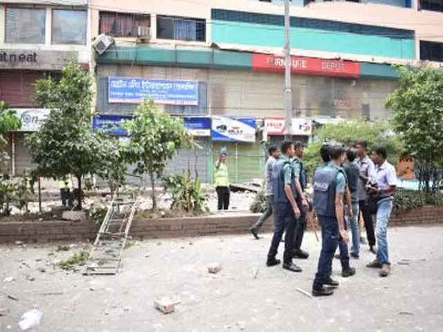 बांग्लादेश: अवामी लीग ने पूर्व प्रधानमंत्री हसीना के समर्थन में निकाला फ्लैश जुलूस बांग्लादेश: अवामी लीग ने पूर्व प्रधानमंत्री हसीना के समर्थन में निकाला फ्लैश जुलूस