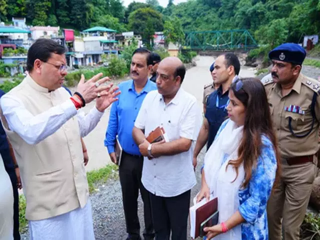 सीएम धामी ने अतिवृष्टि प्रभावित क्षेत्रों का किया निरीक्षण, राहत कार्यों में तेजी लाने के दिए निर्देश सीएम धामी ने अतिवृष्टि प्रभावित क्षेत्रों का किया निरीक्षण, राहत कार्यों में तेजी लाने के दिए निर्देश