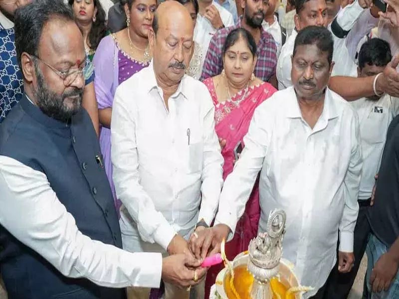 हैदराबाद में Value Zone Hyper Mart ने अमीरपेट में 75,000 वर्ग फुट का नया आउटलेट लॉन्च किया हैदराबाद में Value Zone Hyper Mart ने अमीरपेट में 75,000 वर्ग फुट का नया आउटलेट लॉन्च किया