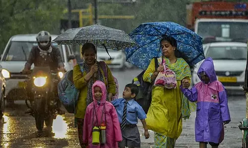 Tamil Nadu : आज 21 जिलों में भारी बारिश की संभावना Tamil Nadu : आज 21 जिलों में भारी बारिश की संभावना