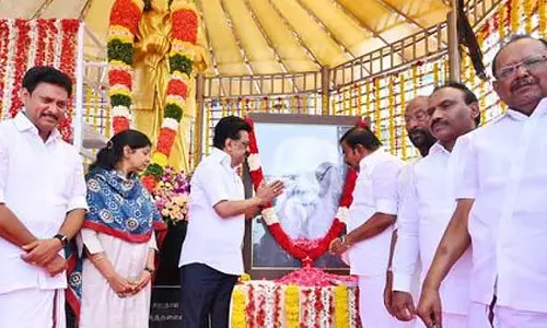 पेरियार सर्वत्र और सदैव जीवित रहेंगे: CM पेरियार सर्वत्र और सदैव जीवित रहेंगे: CM