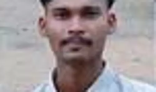 दुर्गा पंडाल बना रहे युवक की मौत, करंट दौड़ा दुर्गा पंडाल बना रहे युवक की मौत, करंट दौड़ा