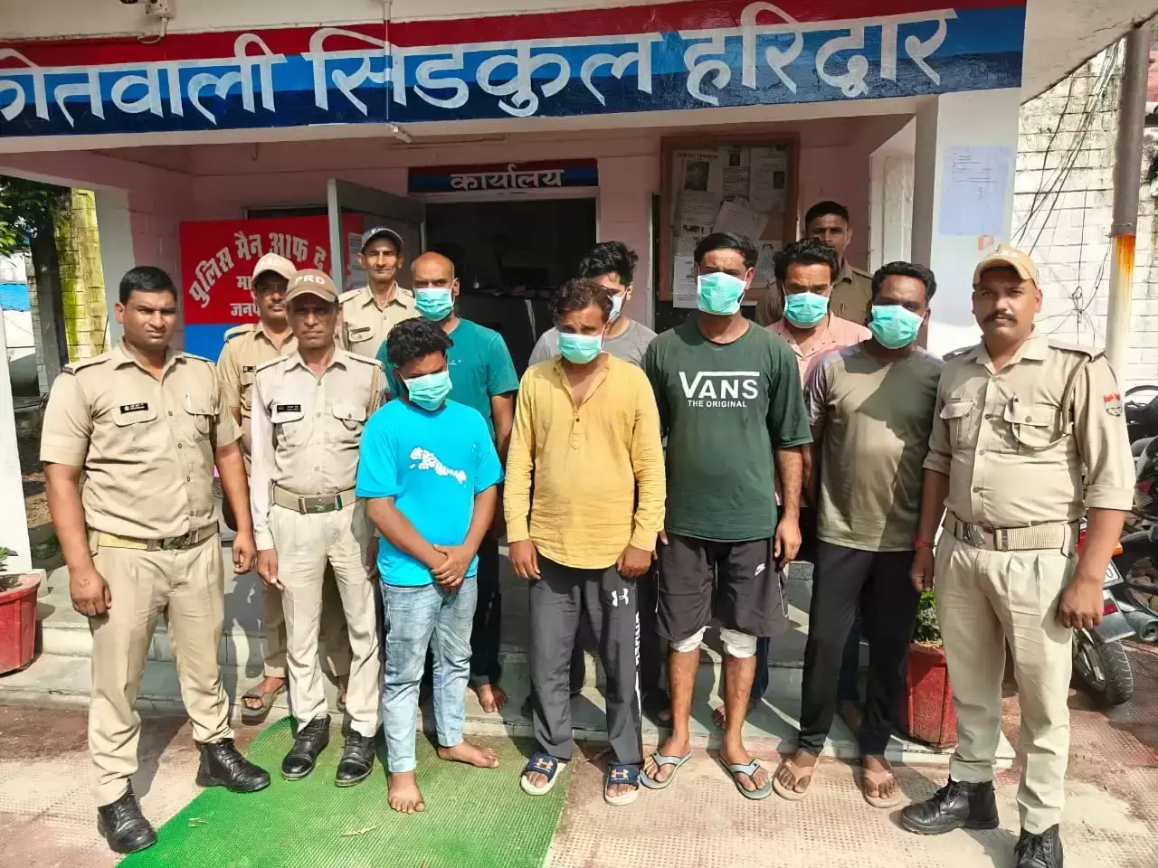 Haridwar: बीबीए छात्र भी जुआ खेलते पकड़ा गया Haridwar: बीबीए छात्र भी जुआ खेलते पकड़ा गया