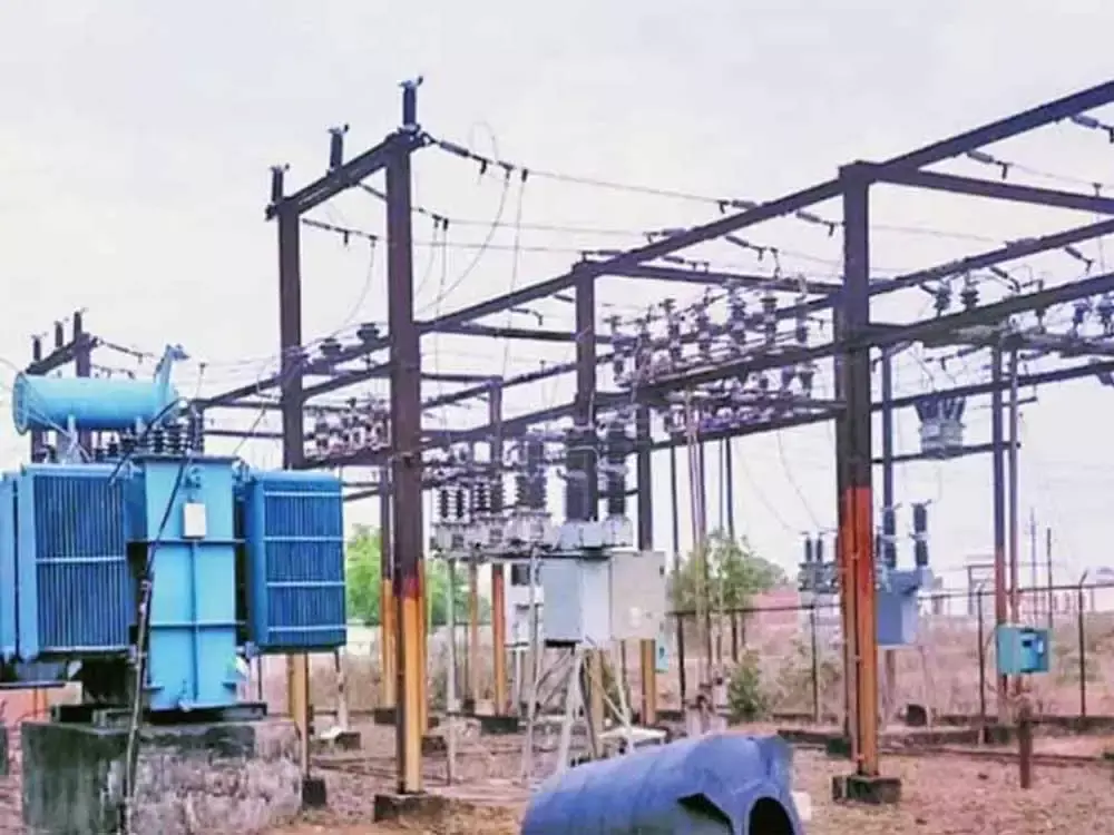 Gwalior: बिजली उपकेंद्रों पर लगे कैपेसिटर बैंक, ग्वालियर में सुधार
