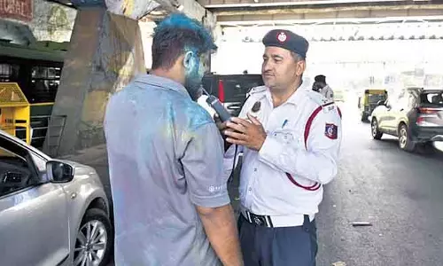 दिल्ली यातायात पुलिस को 50 और एल्कोमीटर मिलने की संभावना दिल्ली यातायात पुलिस को 50 और एल्कोमीटर मिलने की संभावना