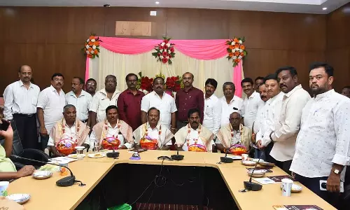 शिक्षा के माध्यम से सामुदायिक विकास: D.H. Ashwin शिक्षा के माध्यम से सामुदायिक विकास: D.H. Ashwin