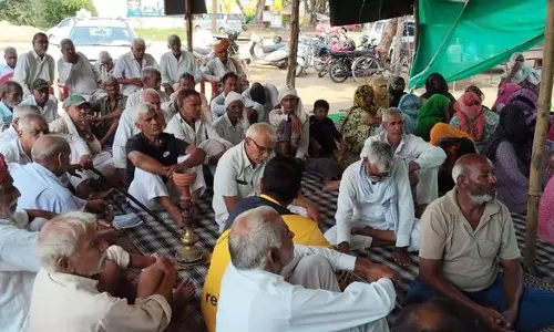 Haryana : अस्पताल विवाद गहराया, समिति आस-पास के गांवों तक अपना विरोध बढ़ाएगी Haryana : अस्पताल विवाद गहराया, समिति आस-पास के गांवों तक अपना विरोध बढ़ाएगी