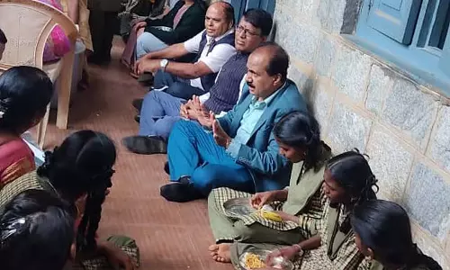 Chikkaballapur : मीनू के अनुसार भोजन नहीं दिया जाता है Chikkaballapur : मीनू के अनुसार भोजन नहीं दिया जाता है