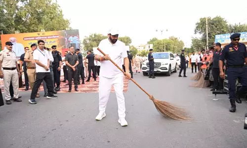 CM सैनी ने पीएम मोदी के जन्मदिन पर रोहतक में स्वच्छता अभियान की शुरुआत की CM सैनी ने पीएम मोदी के जन्मदिन पर रोहतक में स्वच्छता अभियान की शुरुआत की