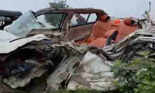 Pune : तेज रफ्तार का कहर, दो छात्रों की मौत, दो की हालत नाज़ुक