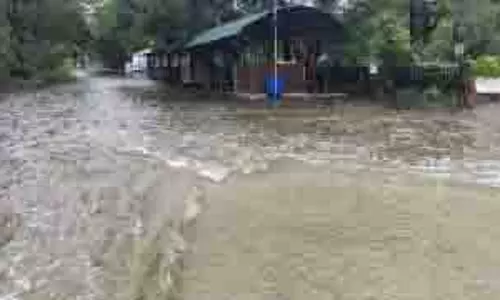 Hyderabad: बाढ़ के पानी में बह गया व्यक्ति, इस सप्ताह चौथी मौत Hyderabad: बाढ़ के पानी में बह गया व्यक्ति, इस सप्ताह चौथी मौत
