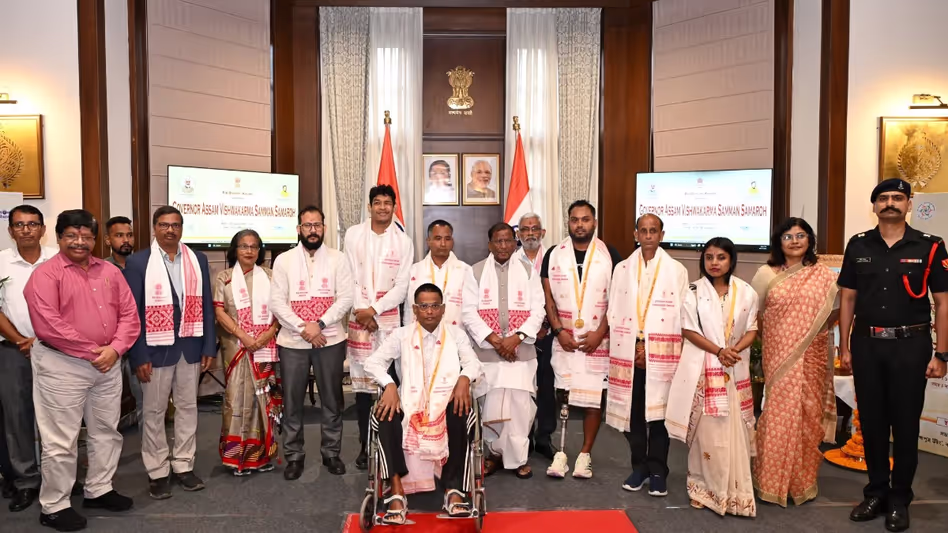Assam ने असाधारण योगदान के लिए छह दिव्यांग नागरिकों को सम्मानित किया