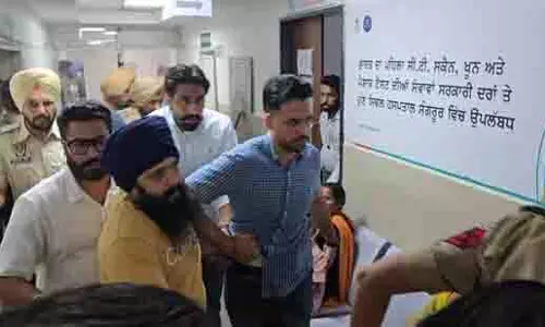 Patiala: जेल हमले के आरोपी की संगरूर सिविल अस्पताल में जांच Patiala: जेल हमले के आरोपी की संगरूर सिविल अस्पताल में जांच