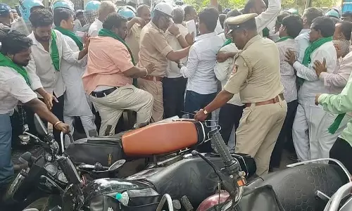 प्रदर्शनकारियों के पास नहीं आ रहे सीएम: घेराव करने निकले किसानों को पुलिस ने हिरासत में लिया