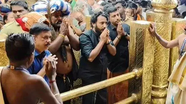 Kerala : राहुल मामकुत्तथिल ने सबरीमाला में पूजा की