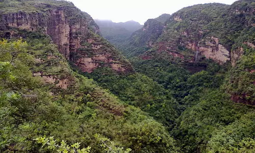 Pachmarhi: 25 साल बाद पचमढ़ी में निर्माण को हरी झंडी Pachmarhi: 25 साल बाद पचमढ़ी में निर्माण को हरी झंडी