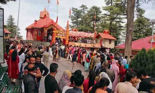 जाखू मंदिर में सुरक्षा बढ़ाने के लिए राष्ट्रीय सुरक्षा गार्ड की टीम ने Shimla प्रशासन से कहा जाखू मंदिर में सुरक्षा बढ़ाने के लिए राष्ट्रीय सुरक्षा गार्ड की टीम ने Shimla प्रशासन से कहा
